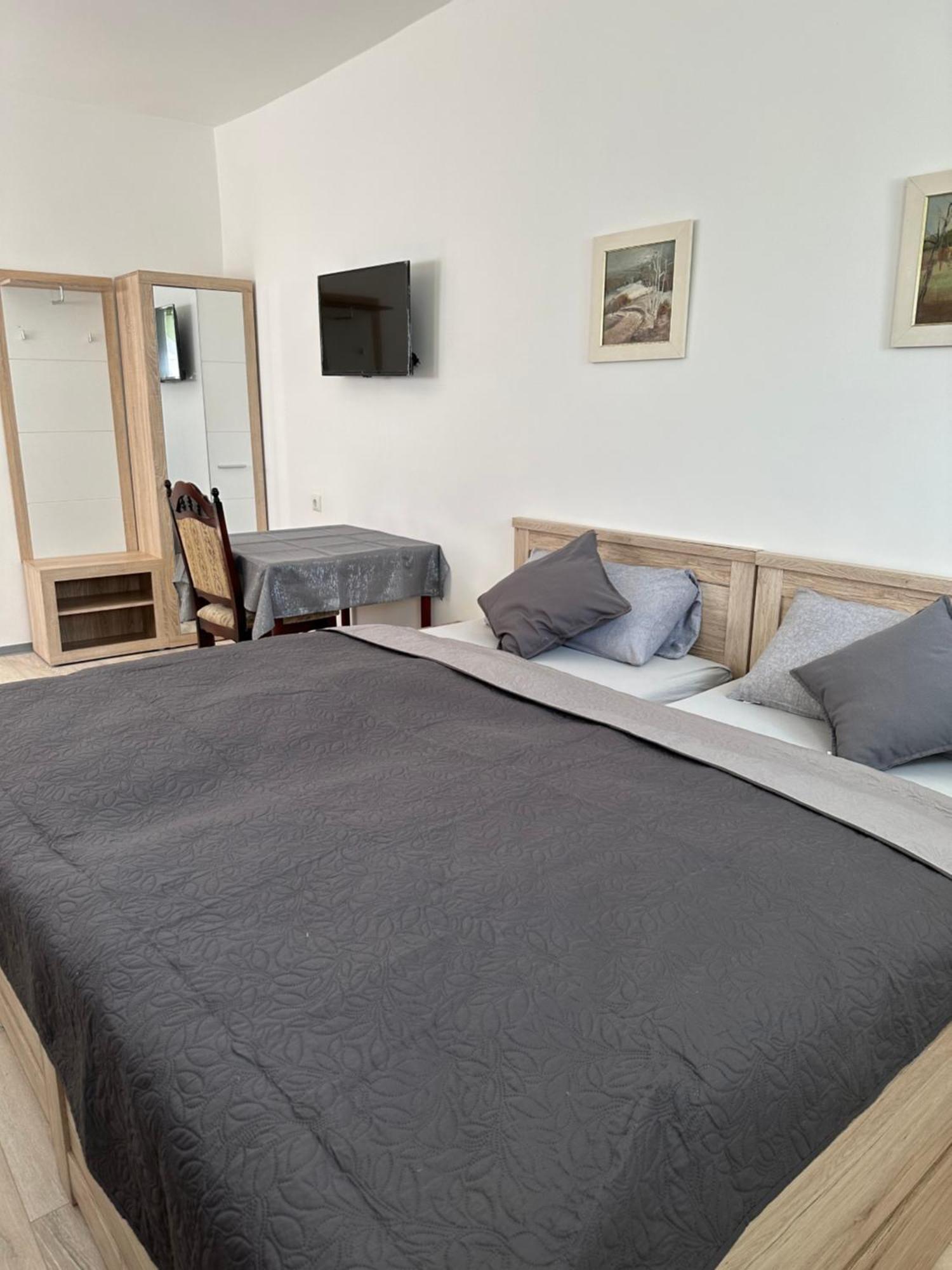 Ein Zimmer Wohnung Am Markt Oelsnitz  Εξωτερικό φωτογραφία